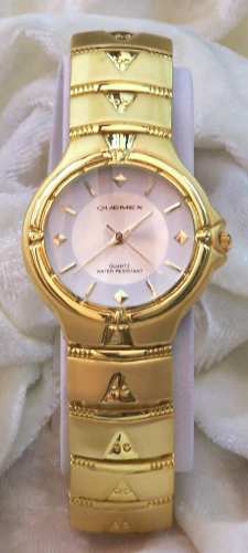 eine goldf�rbige Herrenuhr  -  Symbolfoto