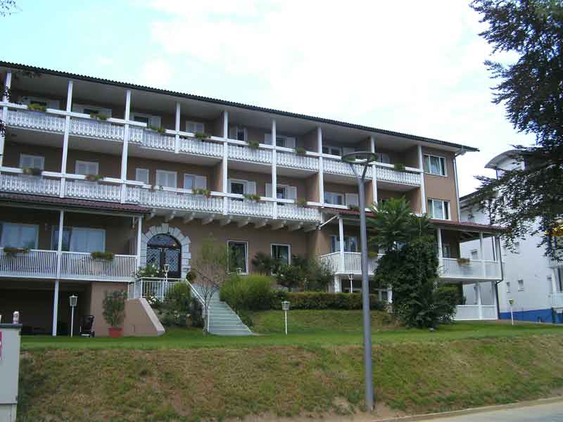 Am privaten Badestrand der Residenz am See, stehen Ihnen je nach Größe des Appartements zwei bis ...